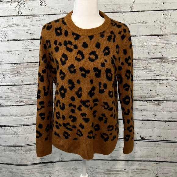 Old Navy Sweaters - Old Navy Brown Cheetah Print Sweater